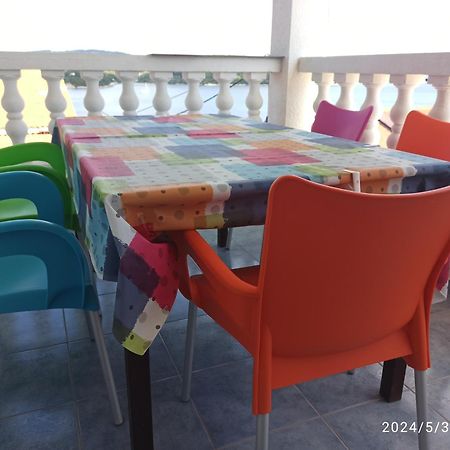 Apartments Solta Necujam Bagian luar foto